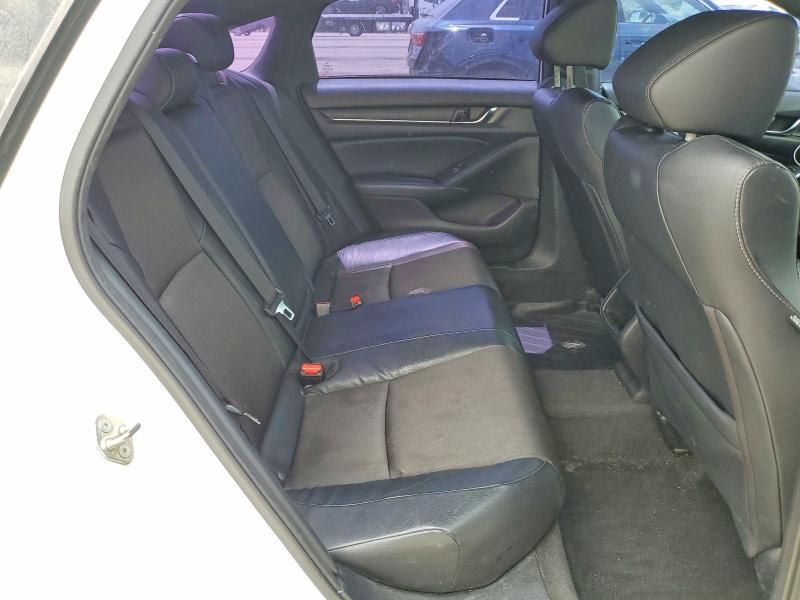 Продажа на аукционе авто 2018 Honda Accord, vin: 1HGCV1F30JA108721, номер лота: 54888166