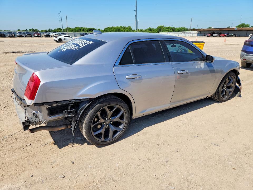 53364756 :رقم المزاد ، 2C3CCAAG3HH577512 vin ، 2017 Chrysler 300 مزاد بيع
