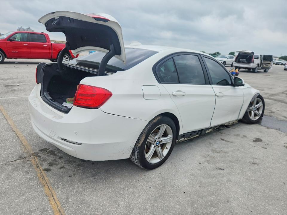 Продажа на аукционе авто 2015 Bmw 328, vin: WBA3A5G59FNS85301, номер лота: 52378236