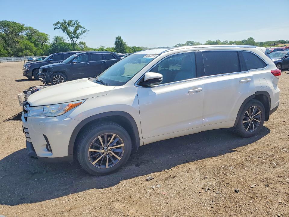 54623476 :رقم المزاد ، 5TDJZRFH3JS532451 vin ، 2018 Toyota Highlander مزاد بيع