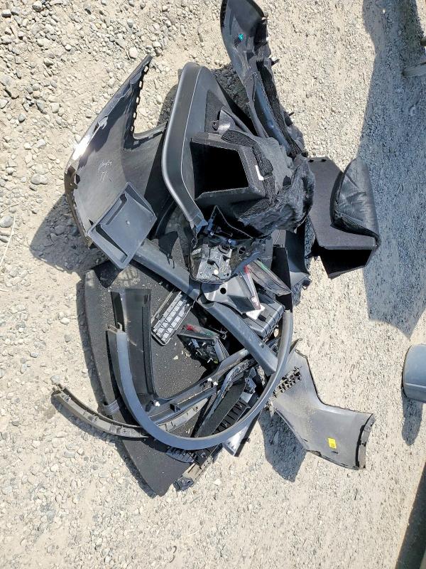 2024 Tesla Model Y მანქანა იყიდება აუქციონზე, vin: 7SAYGAEE3RF989115, აუქციონის ნომერი: 52071646