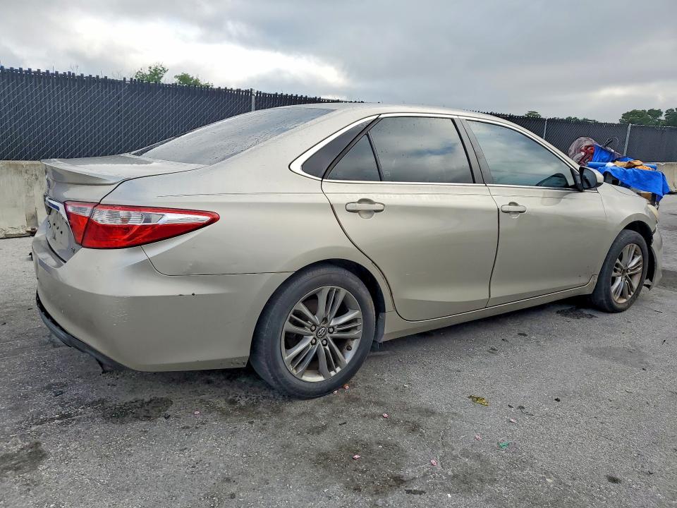 53093116 :رقم المزاد ، 4T1BF1FKXHU809978 vin ، 2017 Toyota Camry مزاد بيع