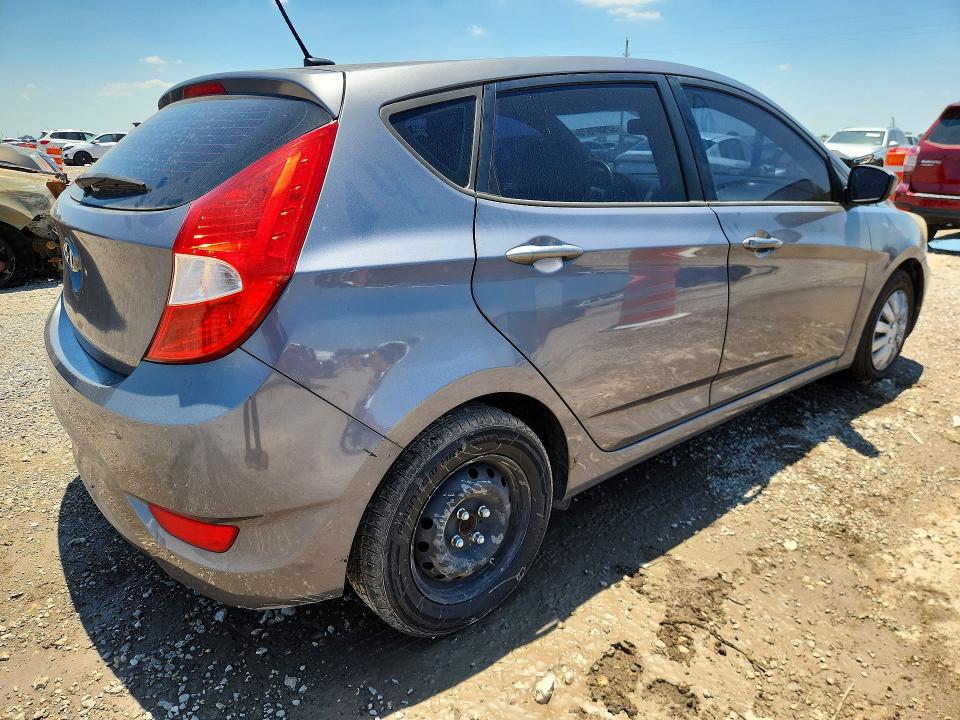 52907576 :رقم المزاد ، KMHCT5AE4FU228303 vin ، 2015 Hyundai Accent مزاد بيع