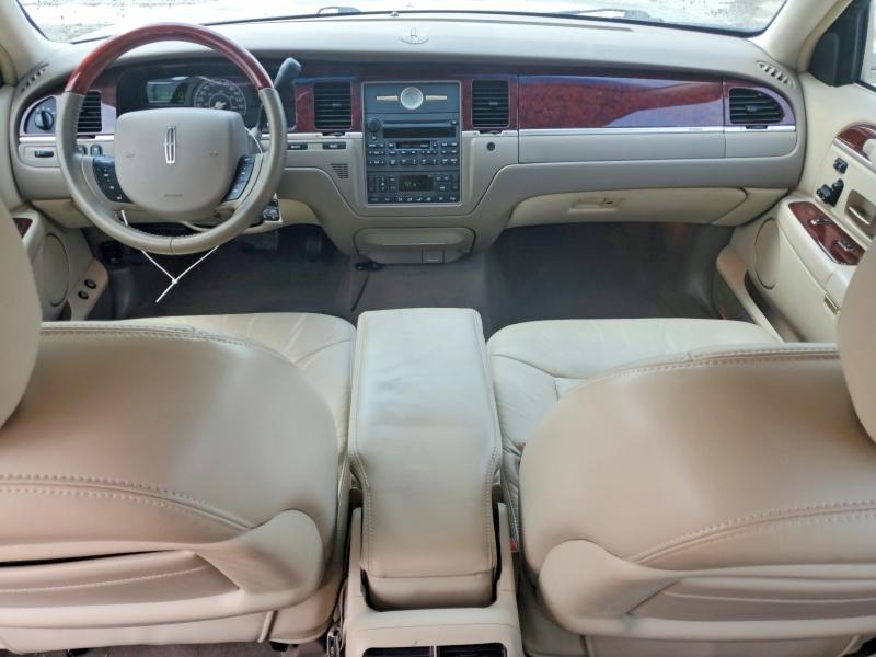 Продажа на аукционе авто 2005 Lincoln Town Car, vin: 1LNHM82W05Y630001, номер лота: 54152916