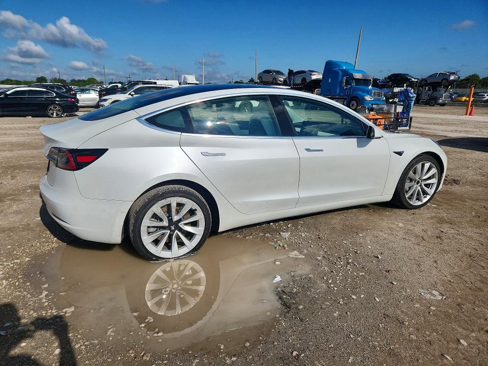 52714876 :رقم المزاد ، 5YJ3E1EB8LF640333 vin ، 2020 Tesla Model 3 مزاد بيع