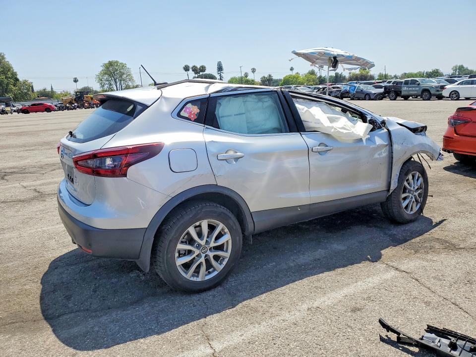 51864986 :رقم المزاد ، JN1BJ1AV0MW305462 vin ، 2021 Nissan Rogue Sport مزاد بيع