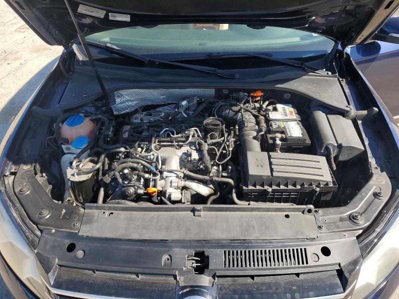 54988106 :رقم المزاد ، 1VWCN7A38DC105628 vin ، 2013 Volkswagen Passat مزاد بيع