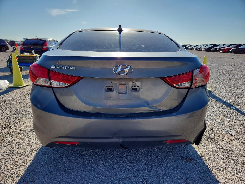 53381806 :رقم المزاد ، 5NPDH4AE5DH420826 vin ، 2013 Hyundai Elantra مزاد بيع