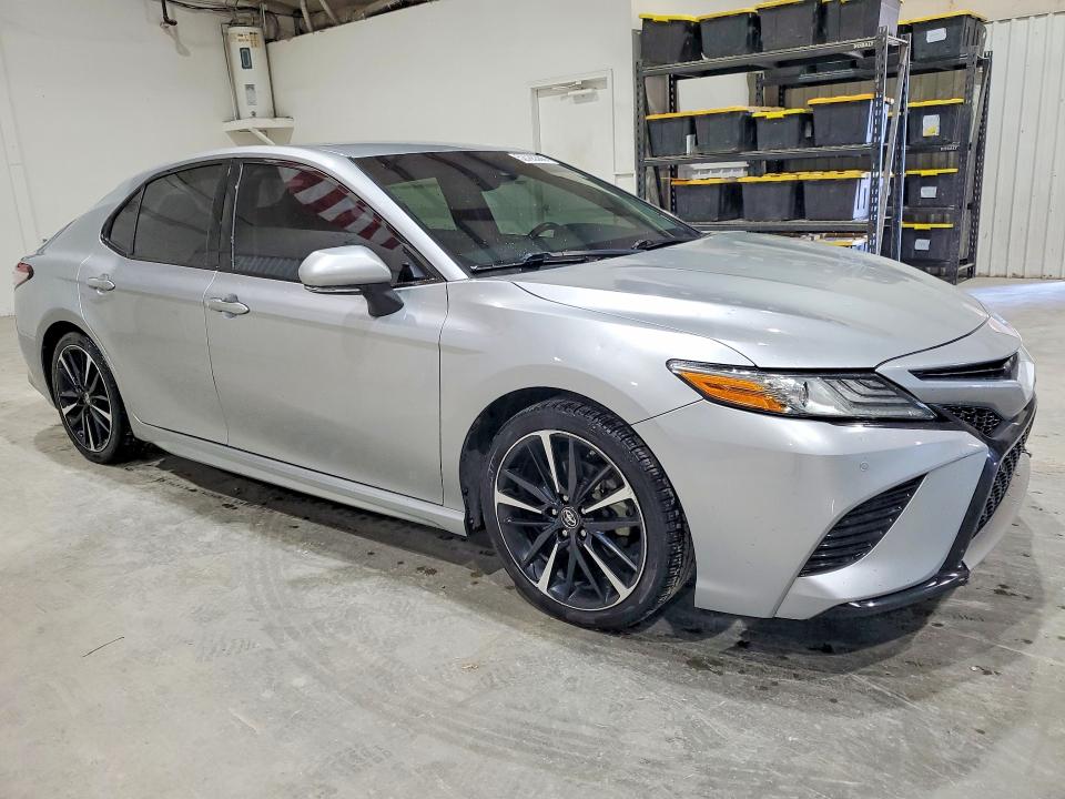 2018 Toyota Camry მანქანა იყიდება აუქციონზე, vin: 4T1B61HK0JU010455, აუქციონის ნომერი: 52785306