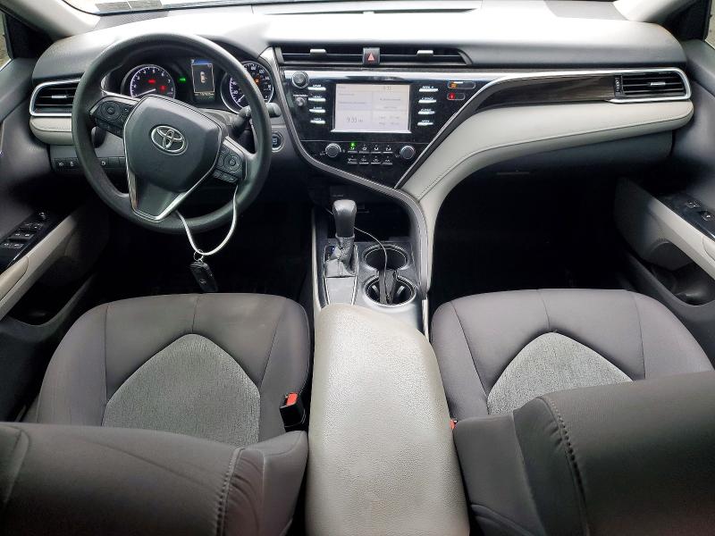 54752366 :رقم المزاد ، 4T1B11HK3JU015339 vin ، 2018 Toyota Camry مزاد بيع