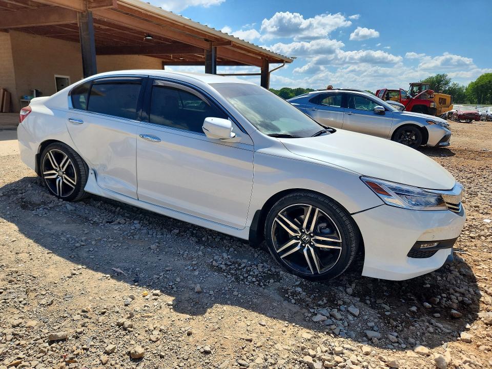 Продаж на аукціоні авто 2017 Honda Accord, vin: 1HGCR3F98HA009921, номер лоту: 53035366