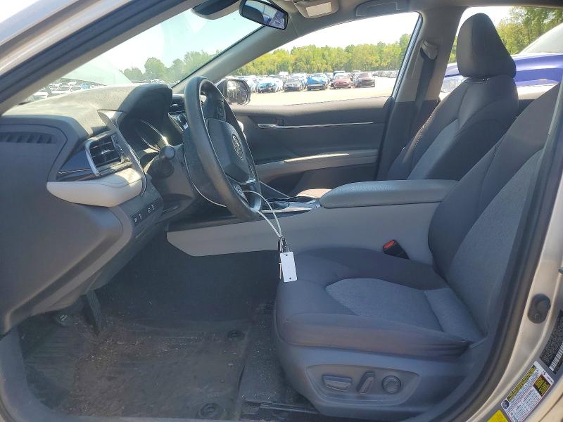 52395926 :رقم المزاد ، 4T1C11AK2LU870258 vin ، 2020 Toyota Camry مزاد بيع