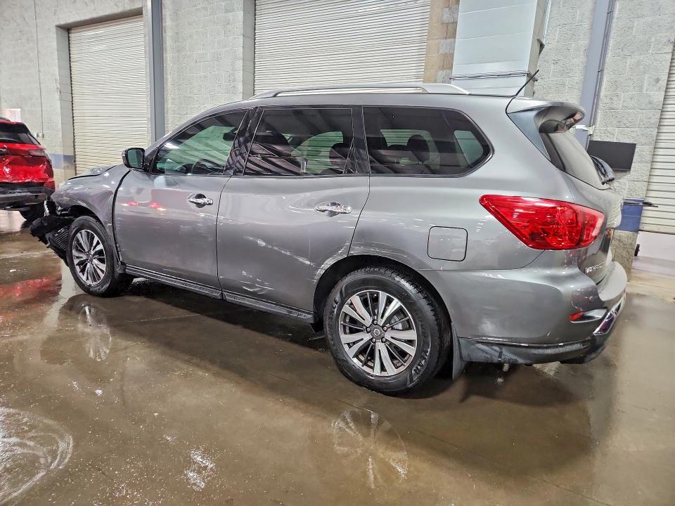 Продажа на аукционе авто 2017 Nissan Pathfinder, vin: 5N1DR2MN1HC647893, номер лота: 52869436