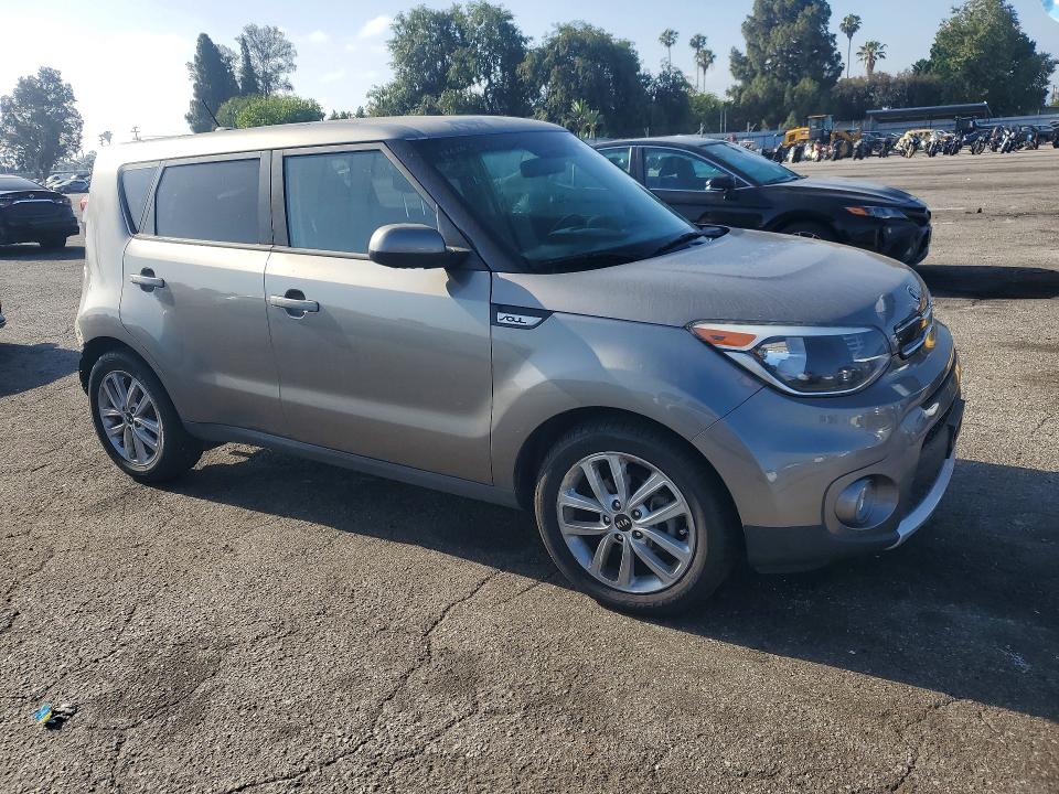 Продажа на аукционе авто 2018 Kia Soul, vin: KNDJP3A50J7541652, номер лота: 53703036