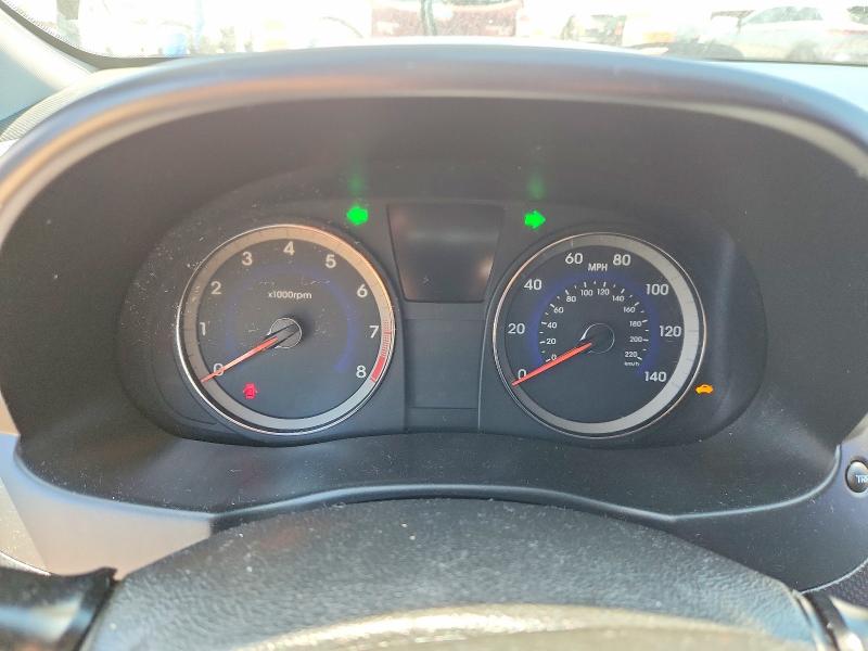 52907576 :رقم المزاد ، KMHCT5AE4FU228303 vin ، 2015 Hyundai Accent مزاد بيع