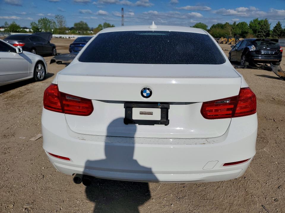 2013 Bmw 328 მანქანა იყიდება აუქციონზე, vin: WBA3B5G57DNS02412, აუქციონის ნომერი: 53100636