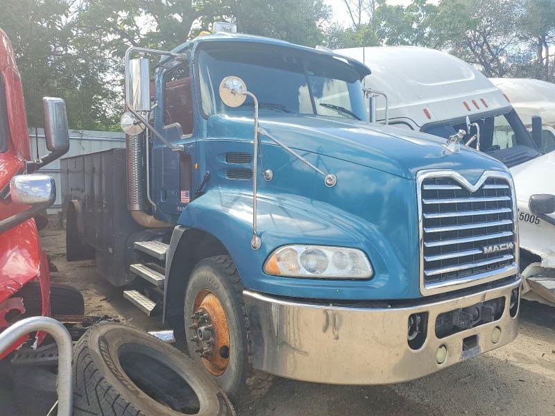 54485506 :رقم المزاد ، 1M1AW01X8DM004925 vin ، 2013 Mack Unknown مزاد بيع