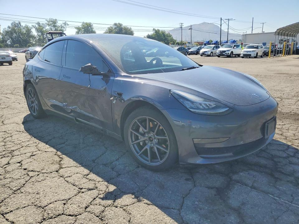 52435096 :رقم المزاد ، 5YJ3E1EB4NF298947 vin ، 2022 Tesla Model 3 مزاد بيع