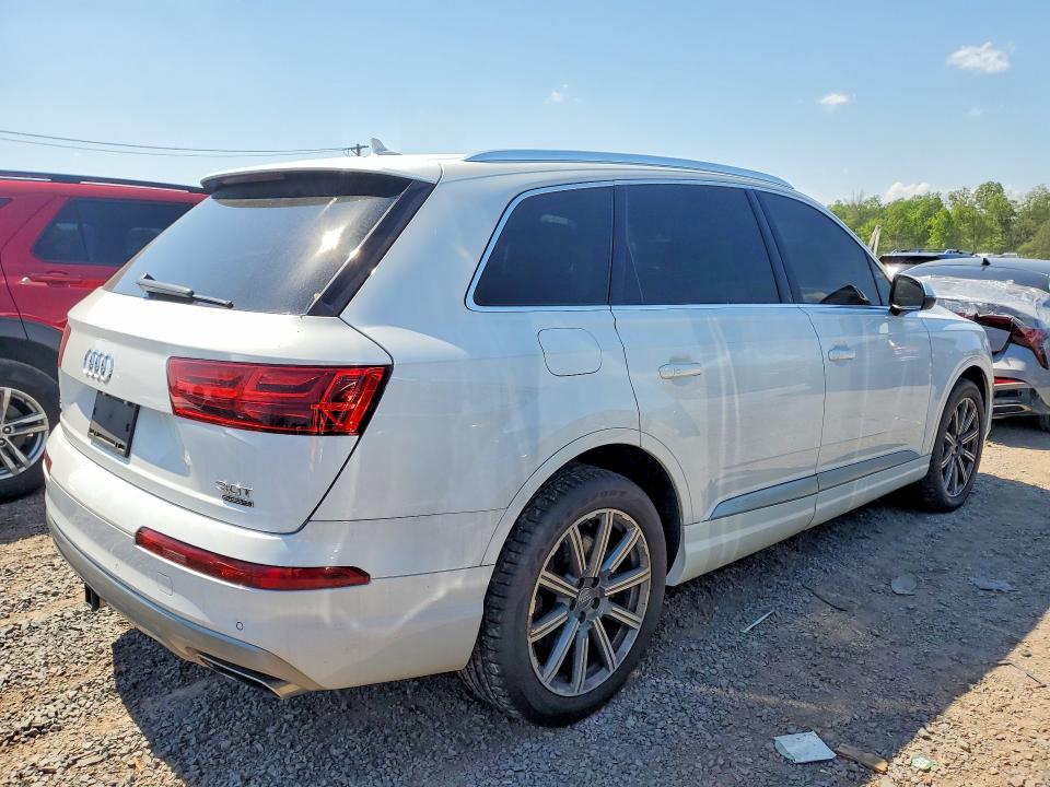 2018 Audi Q7 მანქანა იყიდება აუქციონზე, vin: WA1VAAF71JD013597, აუქციონის ნომერი: 53966276