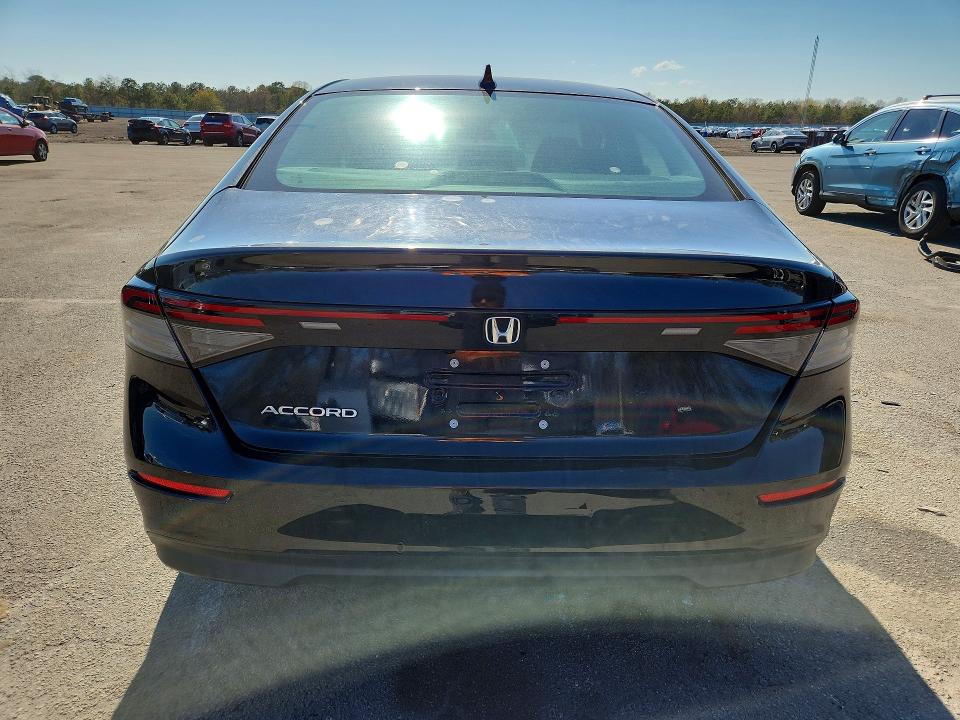 51835646 :رقم المزاد ، 1HGCY1F30PA012300 vin ، 2023 Honda Accord Sed مزاد بيع