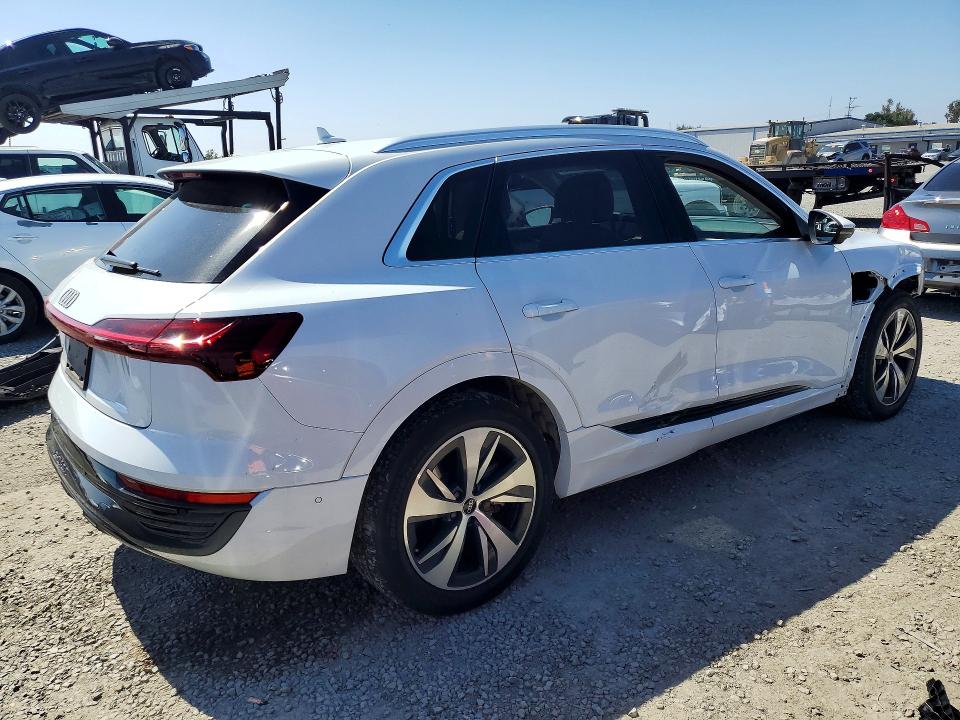Продажа на аукционе авто 2024 Audi Q8 E-tron, vin: WA15AAGE0RB027625, номер лота: 52950746