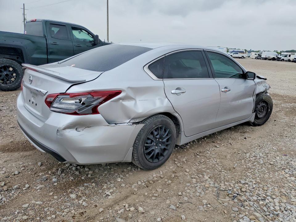 2018 Nissan Altima მანქანა იყიდება აუქციონზე, vin: 1N4AL3AP5JC299709, აუქციონის ნომერი: 52487916
