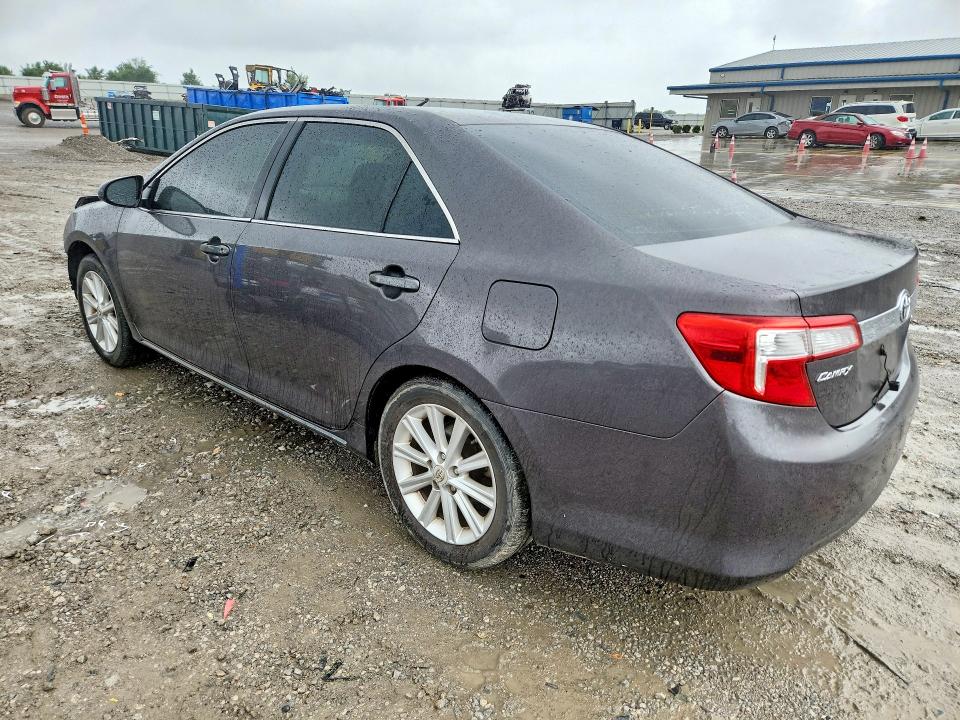 54487106 :رقم المزاد ، 4T4BF1FK1CR215715 vin ، 2012 Toyota Camry مزاد بيع