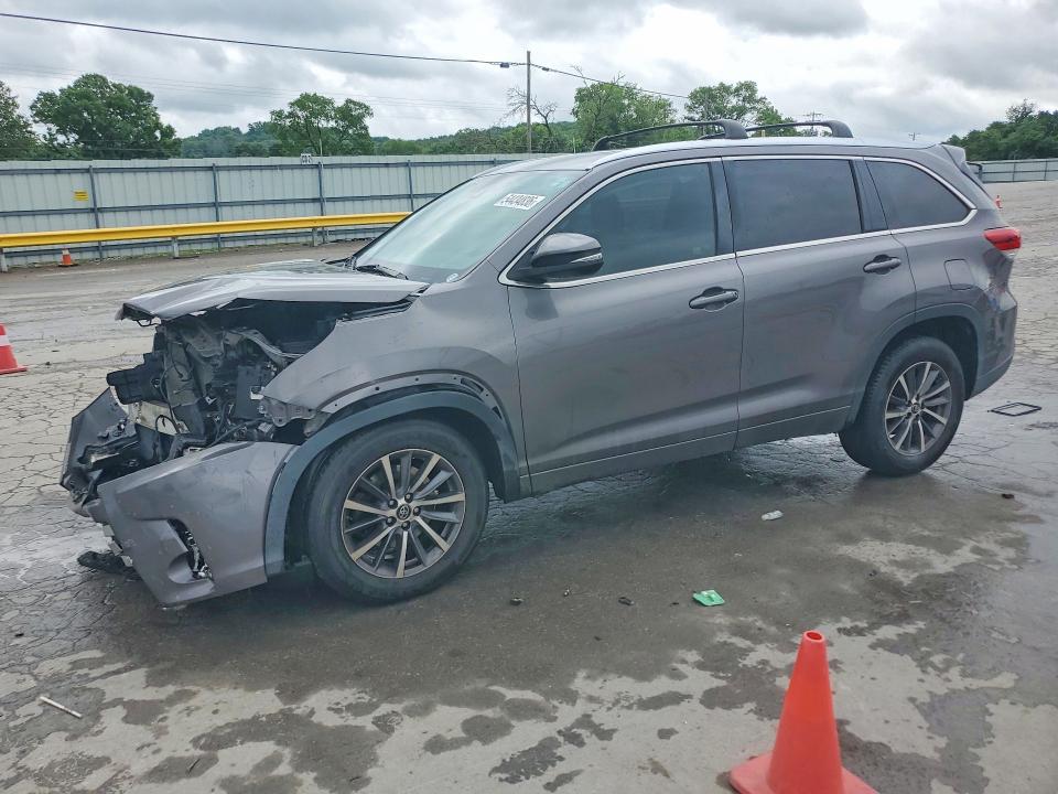2018 Toyota Highlander მანქანა იყიდება აუქციონზე, vin: 5TDKZRFH0JS532752, აუქციონის ნომერი: 54434836