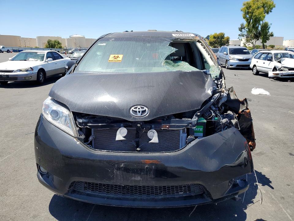 53436606 :رقم المزاد ، 5TDDK3DCXES082907 vin ، 2014 Toyota Sienna مزاد بيع