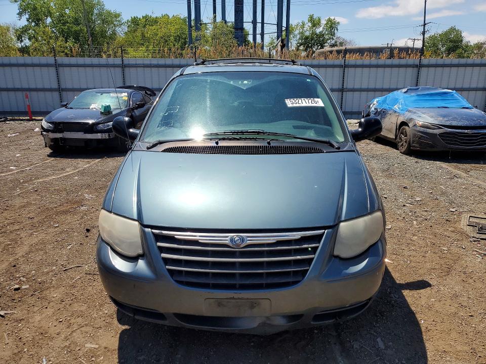 Продажа на аукционе авто 2005 Chrysler Town & Country, vin: 2C4GP54L45R546390, номер лота: 53271726