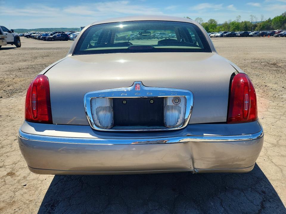 Продажа на аукционе авто 2000 Lincoln Town Car, vin: 1LNHM82W5YY934736, номер лота: 53299186