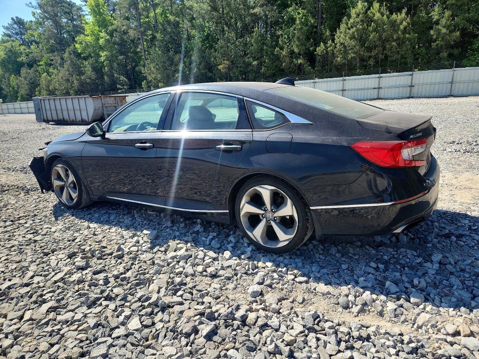 52557386 :رقم المزاد ، 1HGCV1F96JA032913 vin ، 2018 Honda Accord مزاد بيع