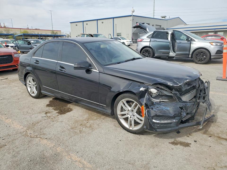 2013 Mercedes-benz C მანქანა იყიდება აუქციონზე, vin: WDDGF4HB5DR279947, აუქციონის ნომერი: 52378226