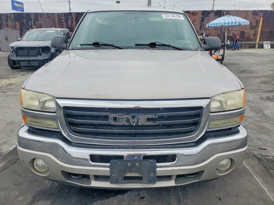 53136786 :رقم المزاد ، 2GTEC13T451388743 vin ، 2005 Gmc New Sierra مزاد بيع