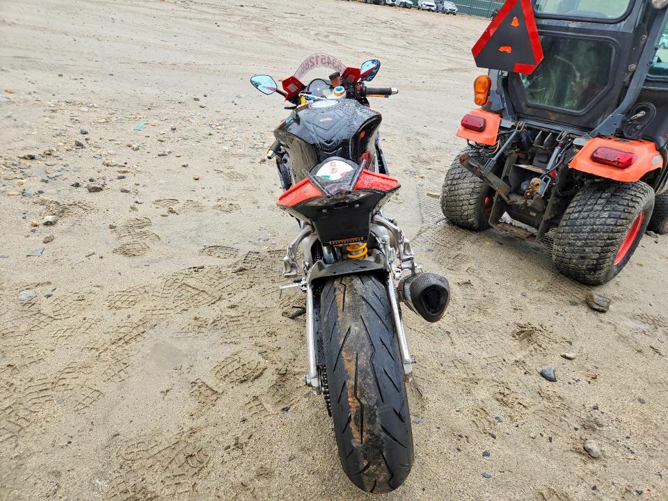 53451286 :رقم المزاد ، ZD4RKU027DS000070 vin ، 2013 Aprilia Rsv4 مزاد بيع