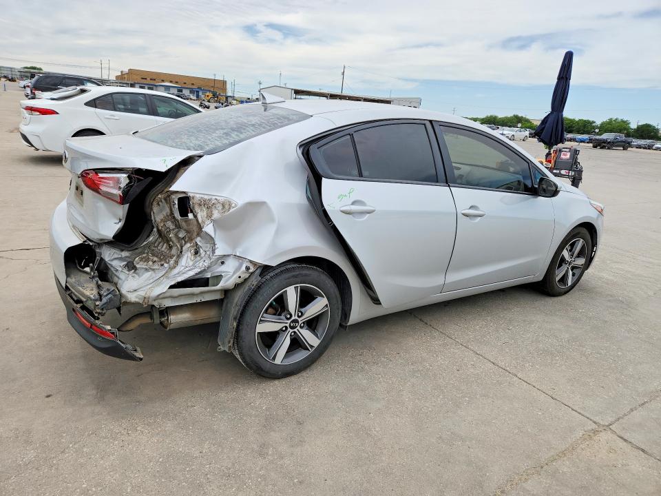 52828646 :رقم المزاد ، 3KPFL4A79JE191849 vin ، 2018 Kia Forte مزاد بيع