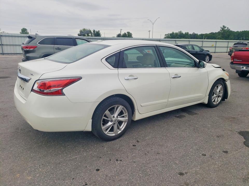 2015 Nissan Altima მანქანა იყიდება აუქციონზე, vin: 1N4AL3AP7FC145851, აუქციონის ნომერი: 52464536
