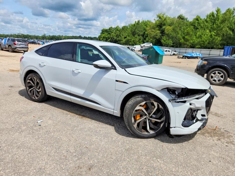 Продажа на аукционе авто 2022 Audi E-tron, vin: WA12ABGE4NB009387, номер лота: 55418986