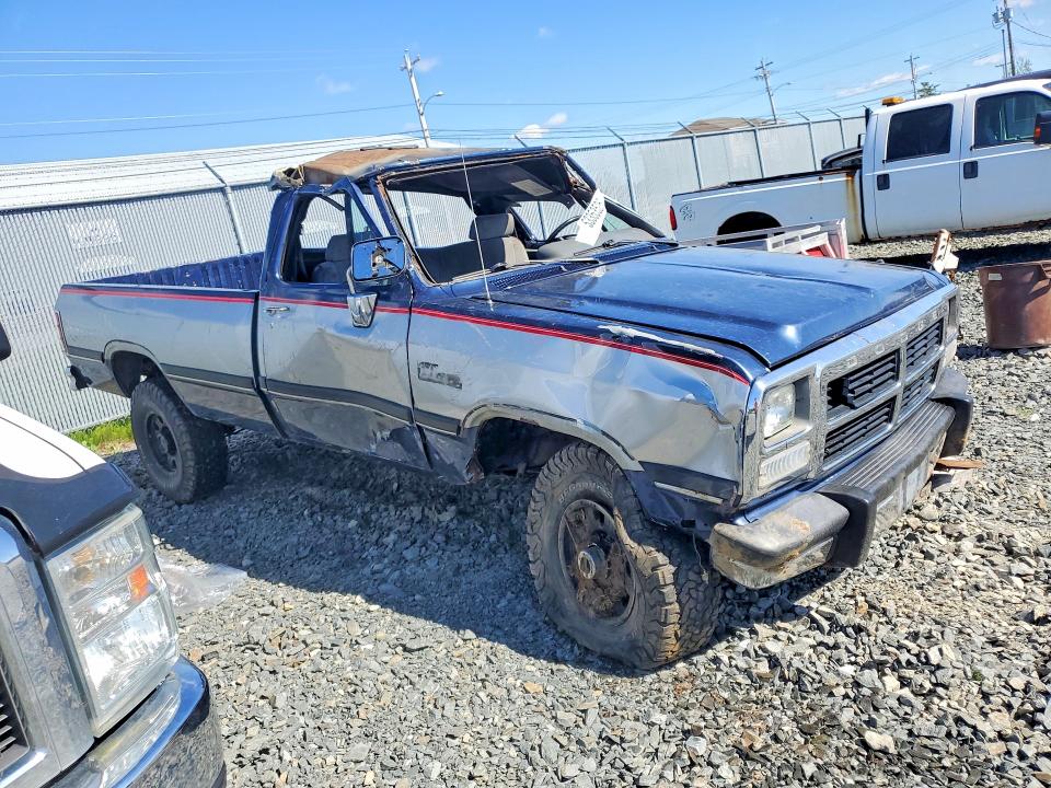 53353526 :رقم المزاد ، 1B7KM26C4NS599250 vin ، 1992 Dodge W-series مزاد بيع