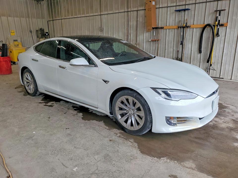 2020 Tesla Model S მანქანა იყიდება აუქციონზე, vin: 5YJSA1E26LF366296, აუქციონის ნომერი: 54702526