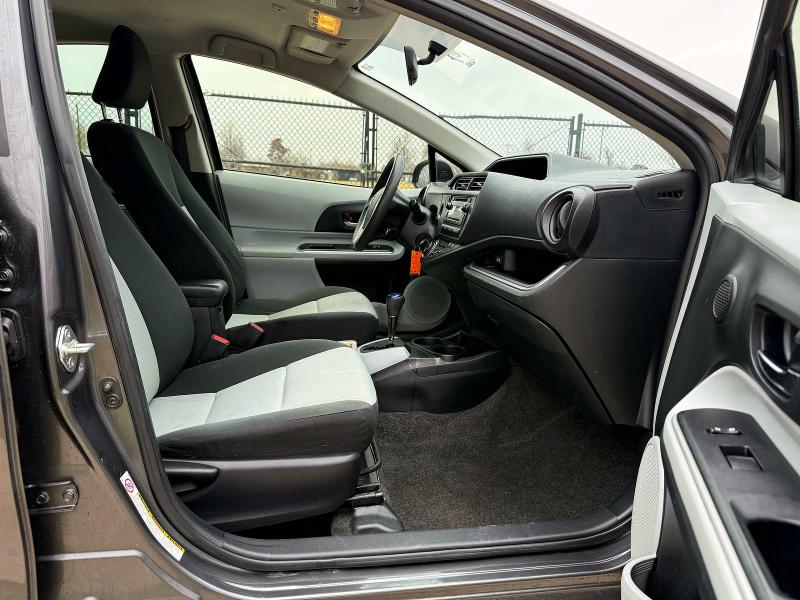54074426 :رقم المزاد ، JTDKDTB39E1572823 vin ، 2014 Toyota Prius C مزاد بيع