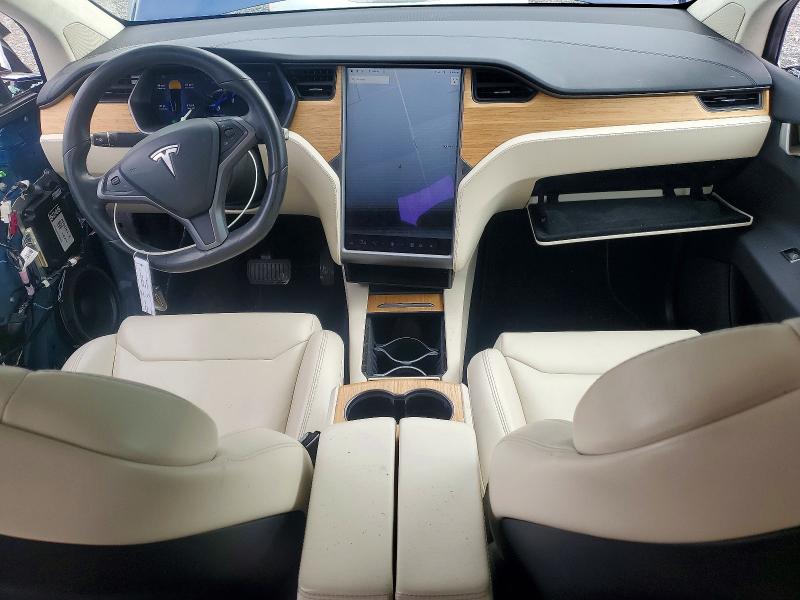 53762836 :رقم المزاد ، 5YJXCAE27JF105224 vin ، 2018 Tesla Model X مزاد بيع
