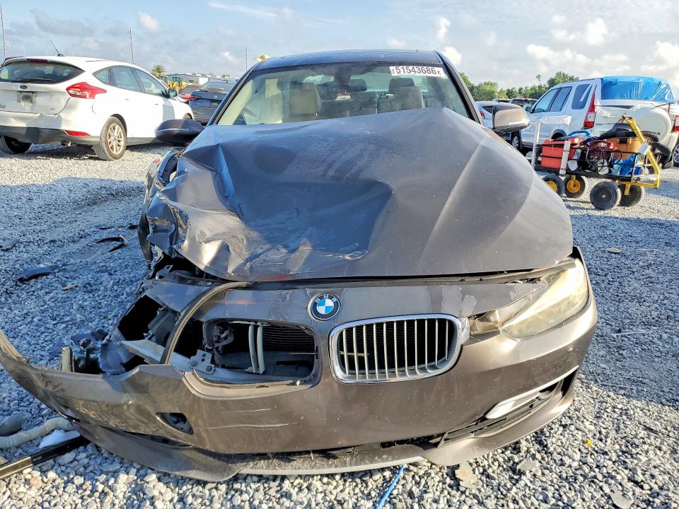 51543686 :رقم المزاد ، WBA3B5C56DF591303 vin ، 2013 Bmw 328 مزاد بيع