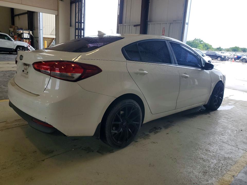 55039126 :رقم المزاد ، 3KPFK4A73HE041216 vin ، 2017 Kia Forte مزاد بيع