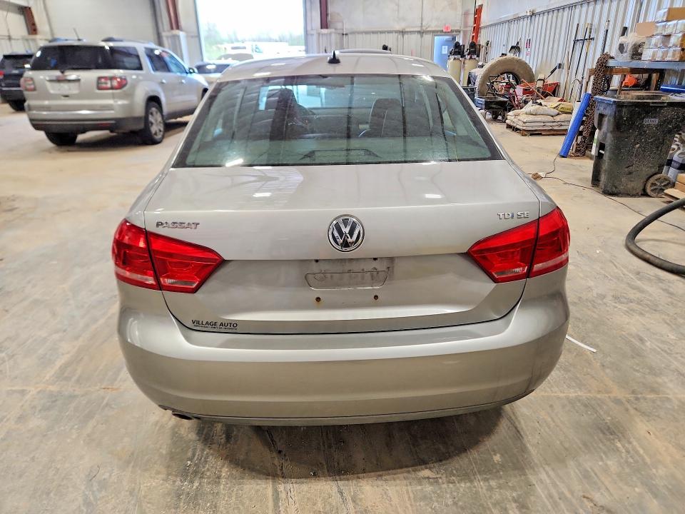 52027326 :رقم المزاد ، 1VWBN7A3XCC102515 vin ، 2012 Volkswagen Passat مزاد بيع