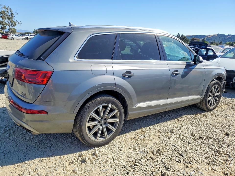 Продажа на аукционе авто 2017 Audi Q7, vin: WA1LAAF75HD054820, номер лота: 52552236