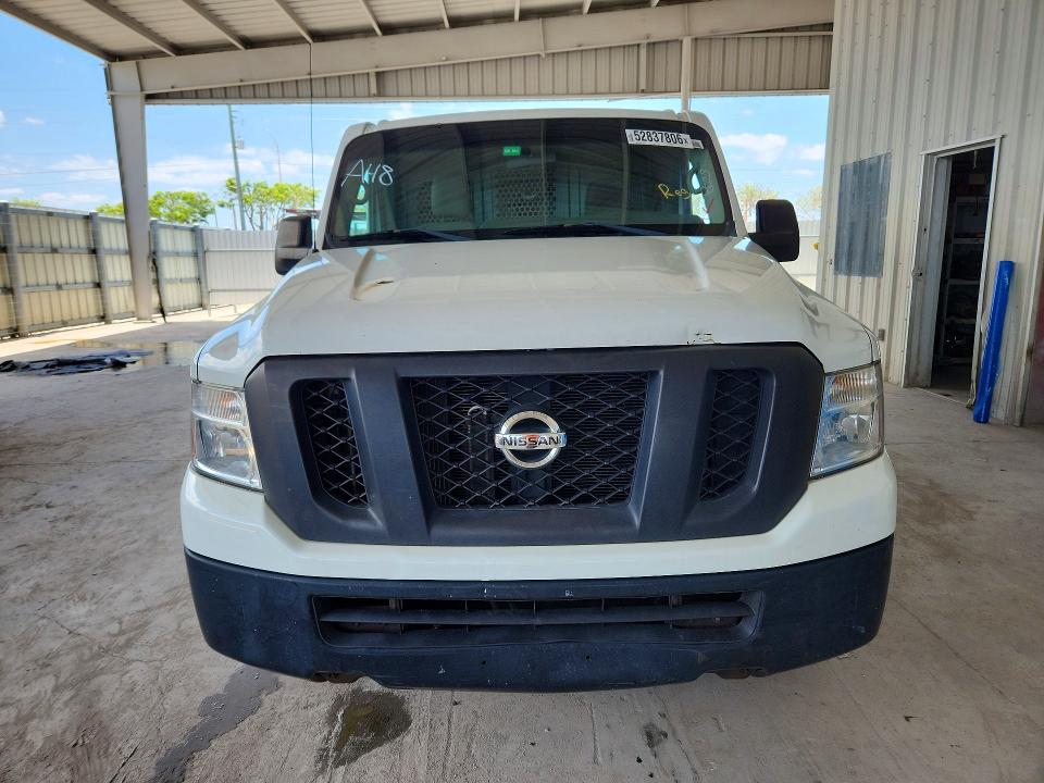 52837806 :رقم المزاد ، 1N6BF0KM9HN800458 vin ، 2017 Nissan Nv 2500 مزاد بيع