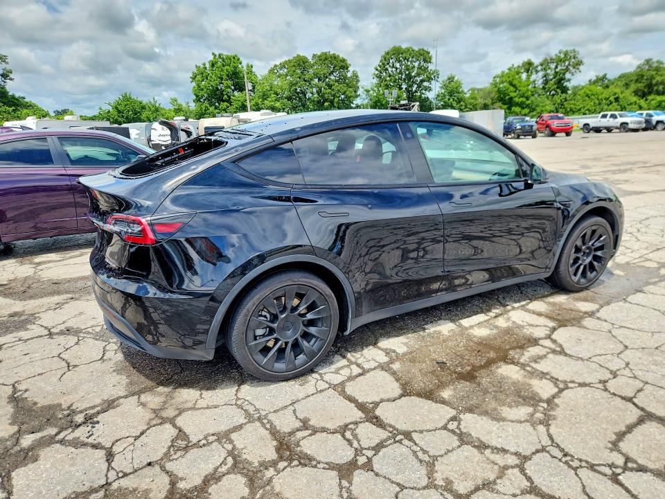 Auction sale of the 2021 Tesla Model Y, vin: 5YJYGDEE8MF139780, lot number: 54595836