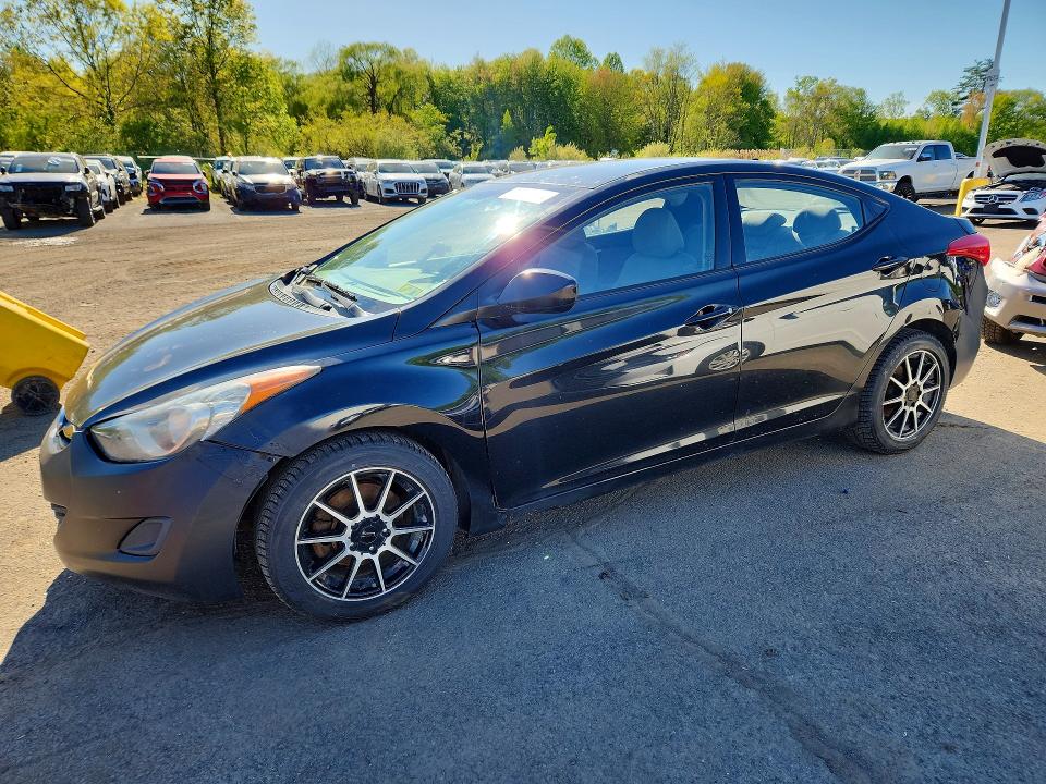 2013 Hyundai Elantra მანქანა იყიდება აუქციონზე, vin: 5NPDH4AE2DH217117, აუქციონის ნომერი: 53585386