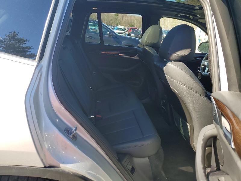 52215436 :رقم المزاد ، 5UXTR9C52JLC73067 vin ، 2018 Bmw X3 مزاد بيع